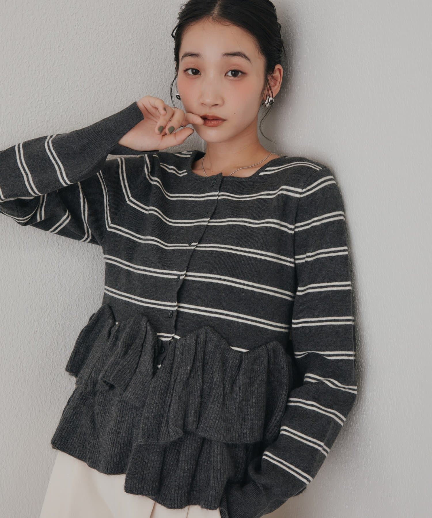 荷叶边裙摆式开衫 103