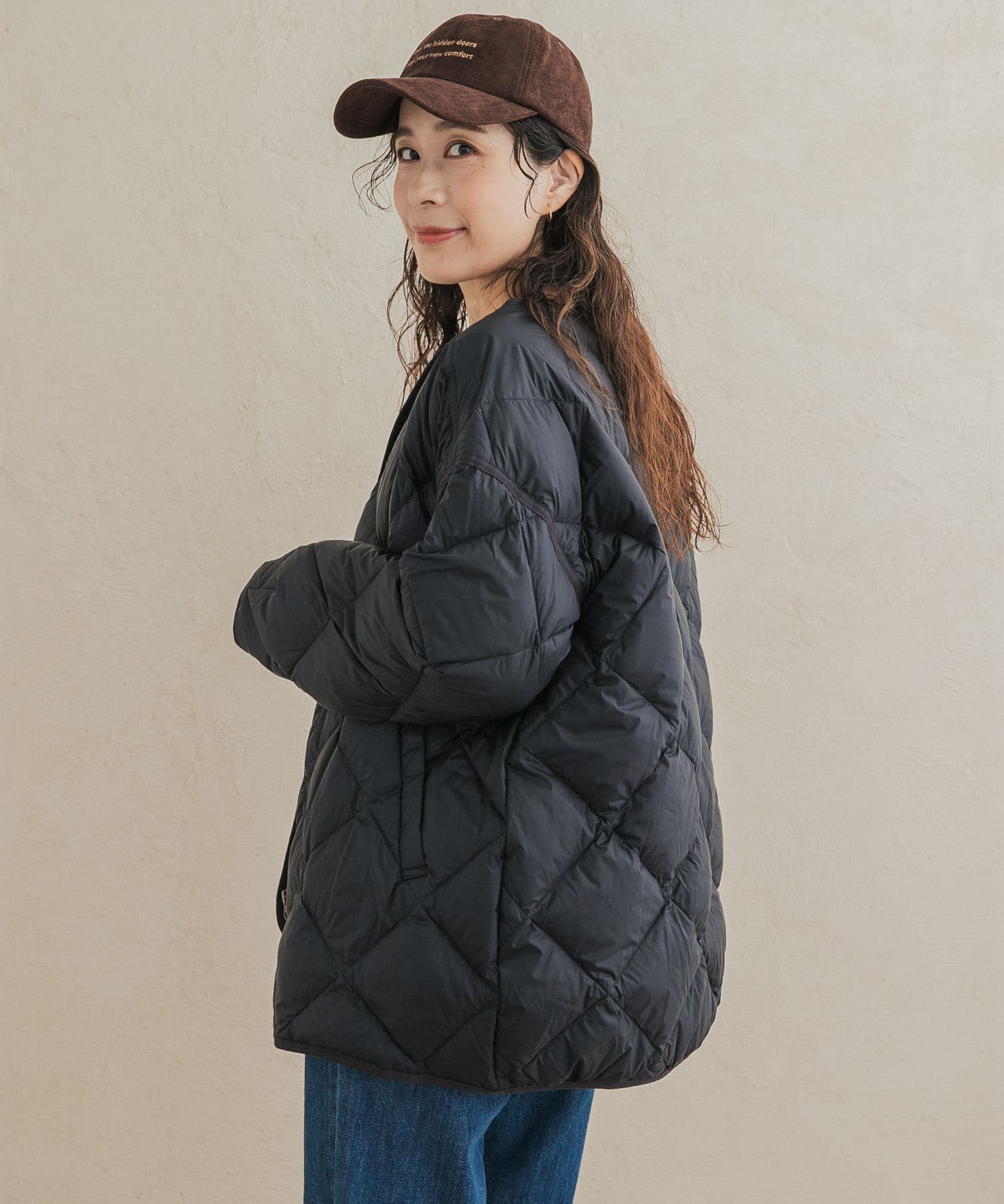轻量绗缝中长款羽绒大衣 7
