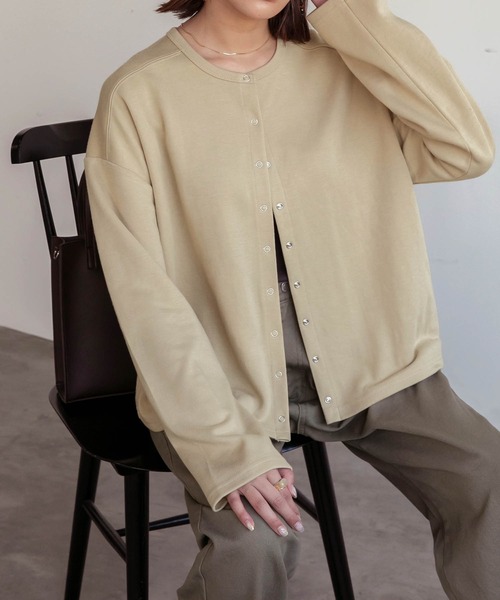 圆环按扣开衫 22