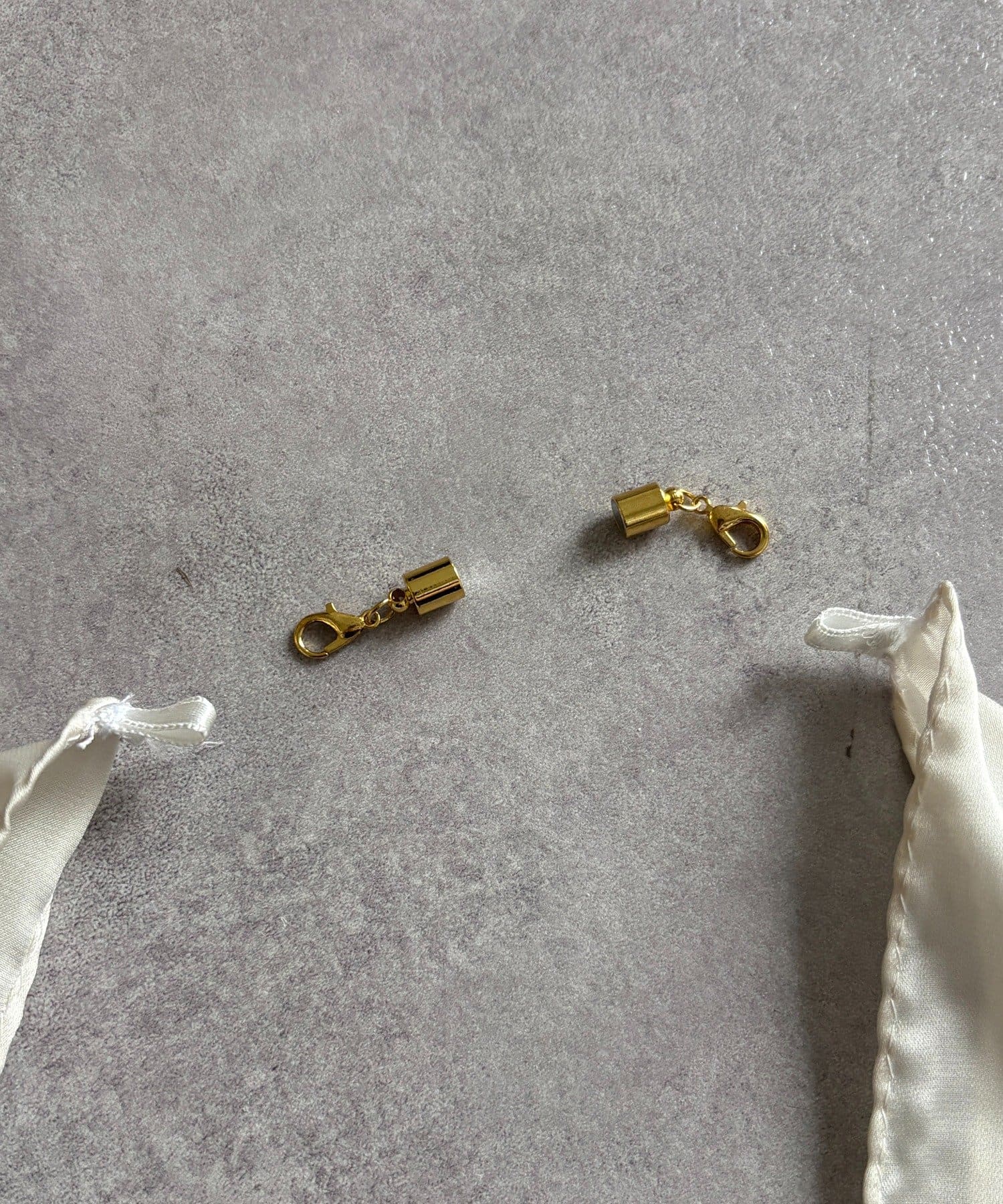 带磁扣佩斯利花纹丝巾 9