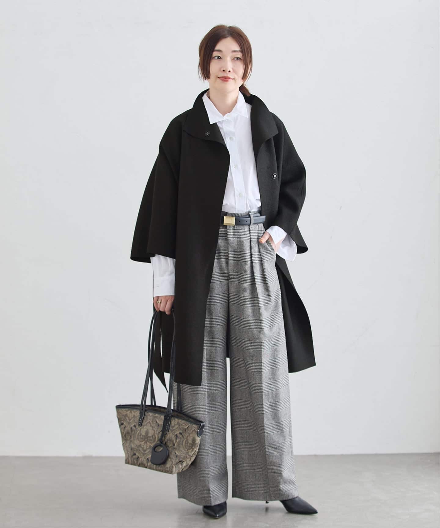 女士和服式披风压褶羊毛大衣 3