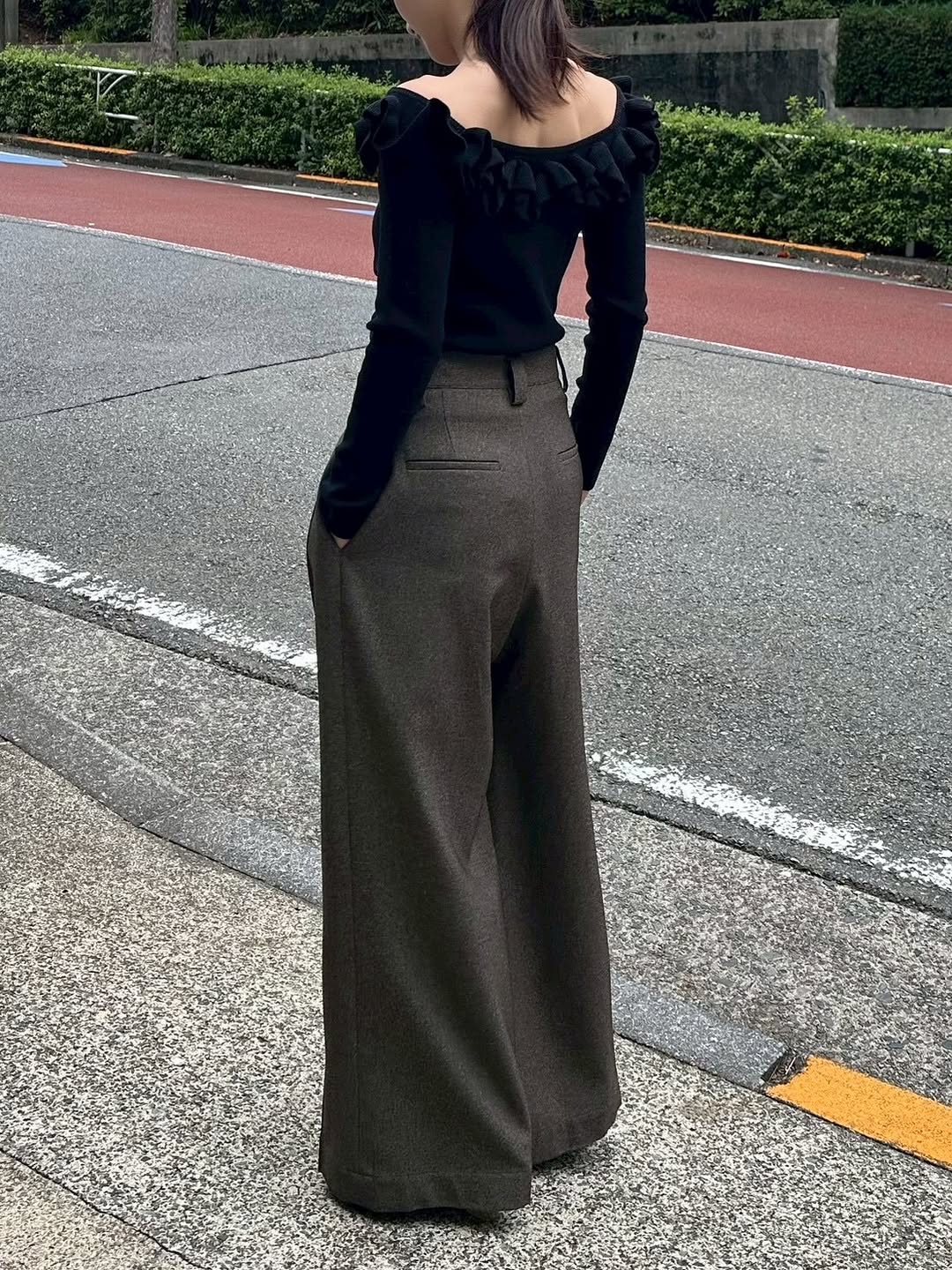 露肩荷叶边针织衫 16