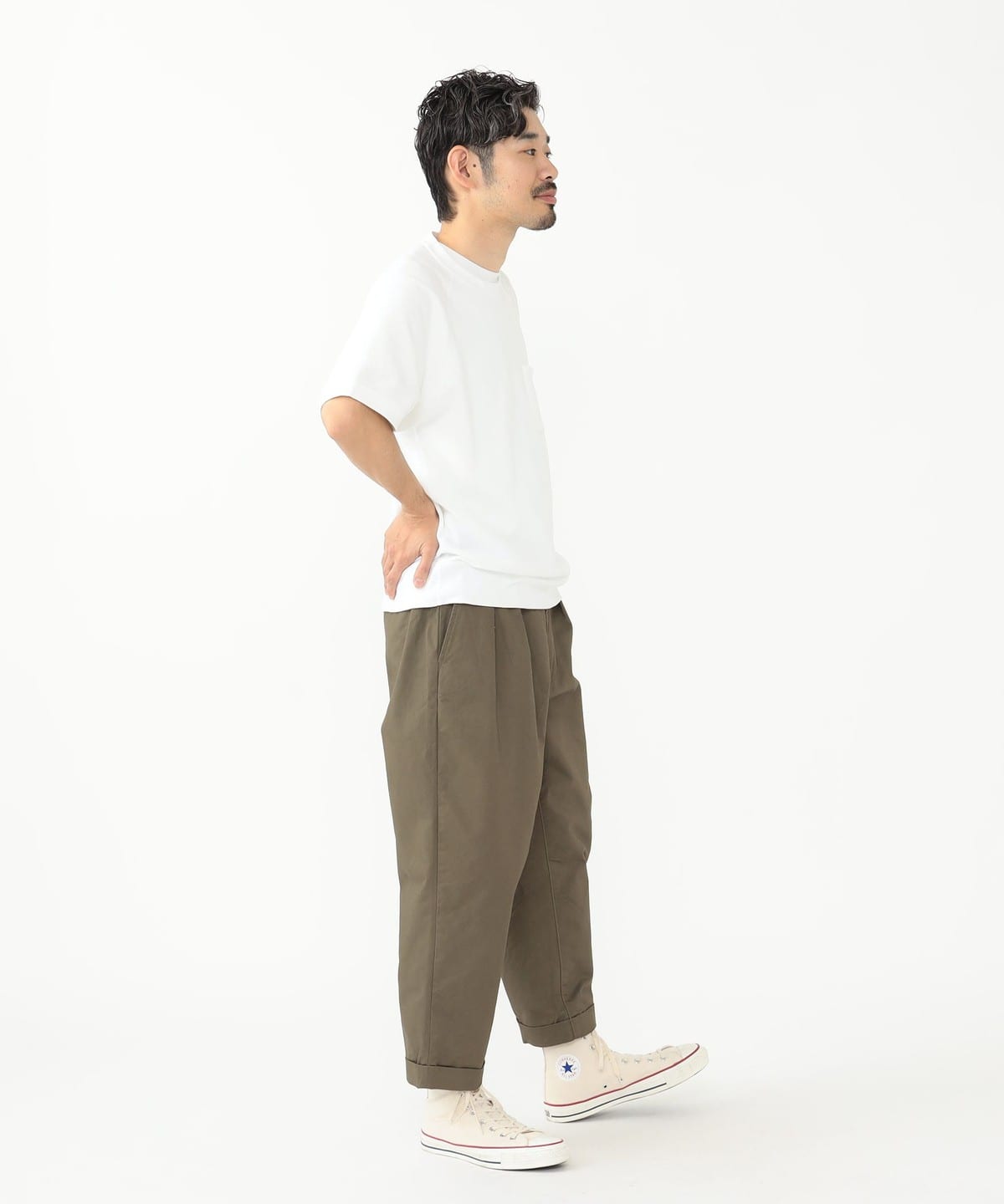 双褶锥形斜纹裤 28