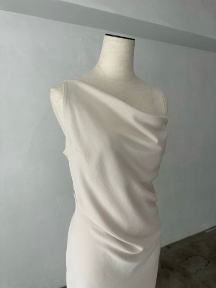 不对称垂坠感吊带连衣裙 8