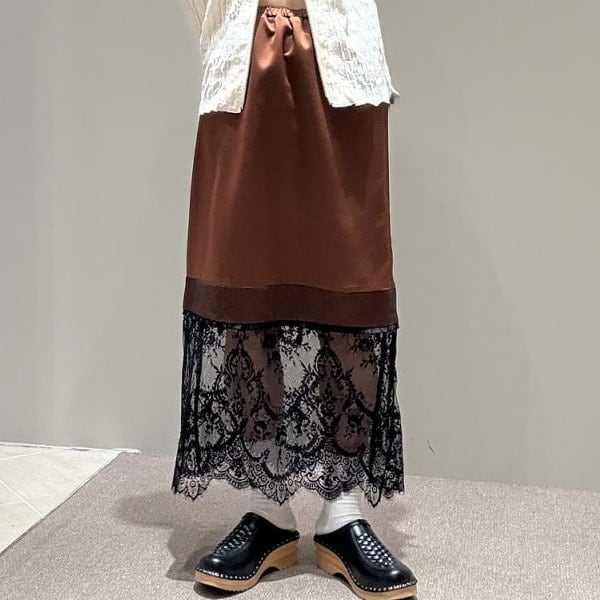 缎面蕾丝拼接紧身半身裙 2