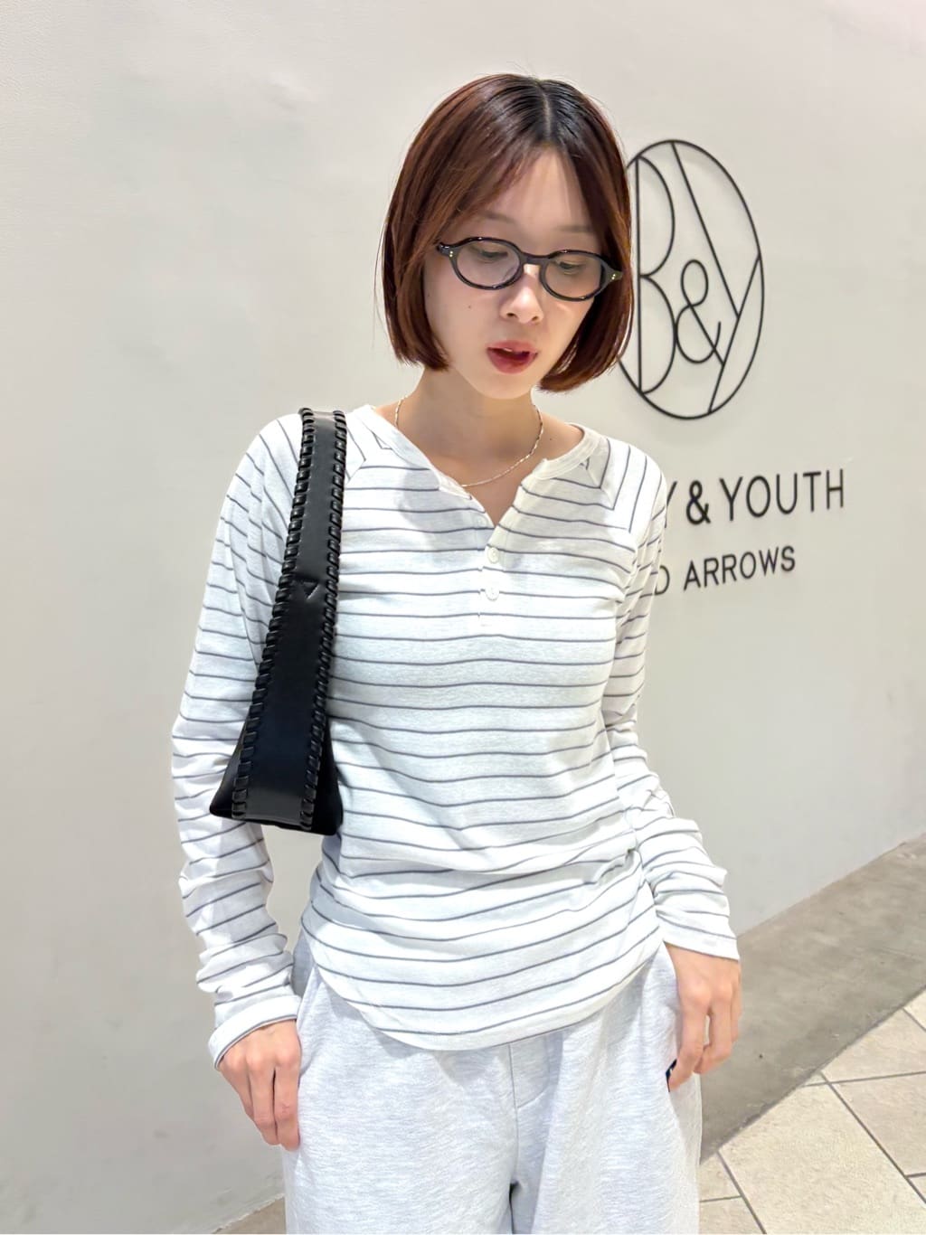 条纹亨利领套头上衣