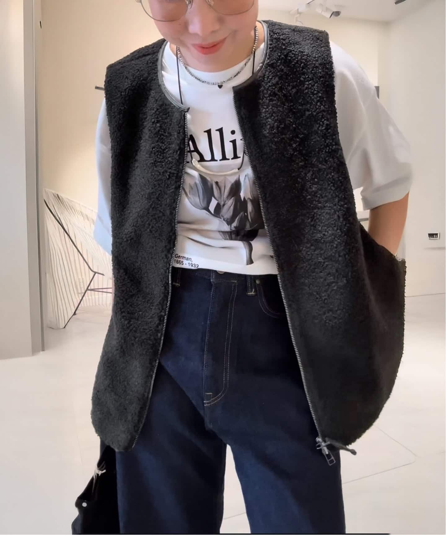 黑色